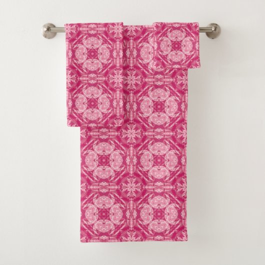 Soft Pink Abstract Floral Mandala Pattern Bad Handdoek (Insitu)