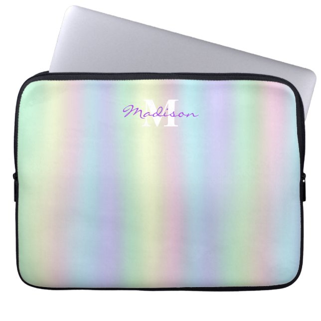 Soft Rainbow Holographic | Monogram Laptop Sleeve (Voorkant)