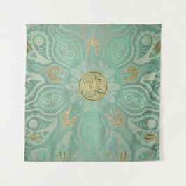 Soft Sage Green en Gold Celtic Mandala Tapestry Wandkleed