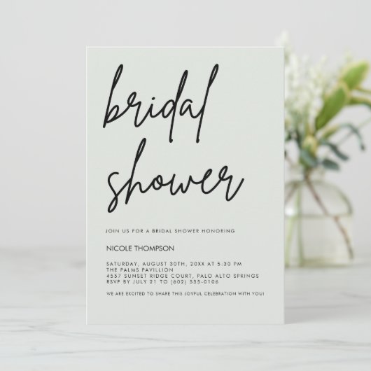 Soft Sage Script Modern Bridal Shower Invitation Kaart (Staand voorkant)