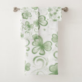 Soft Shamrock Whispers in Sage Green (En situation)