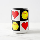 Softball & Hearts Pattern Cute Fastpitch Softball Tweekleurige Koffiemok (Center)