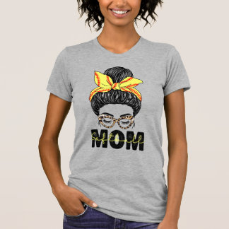 Softbalmoeder rommelige knot Softbal leven Moeder T-shirt