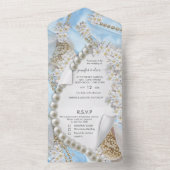 Soie bleue et perles dans une seule invitation de (À l'intérieur)