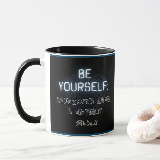 Sois Toi-Même Deux Tone Mug Noir (Avec donut)