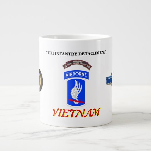 soixante-quatorzième TASSE d'ÉLÉPHANT du VIETNAM (Devant)