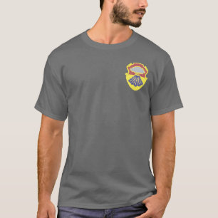 soixante-septième T-shirts d'armure