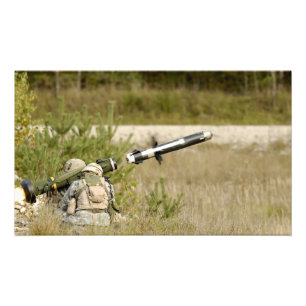 soldaten die een FGM-148 Javelin ontslaan Foto Afdruk