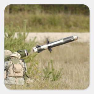 soldaten die een FGM-148 Javelin ontslaan Vierkante Sticker