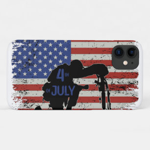 Soldier knielende silhouet en Amerikaanse vlag iPhone 11 Hoesje