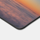 Soleil culminant au-dessus des nuages le matin (Coin)