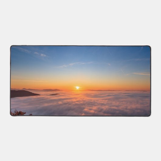 Soleil culminant au-dessus des nuages le matin (Recto)