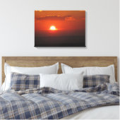 Soleil dans la toile enveloppée des nuages (Insitu(Chambre))