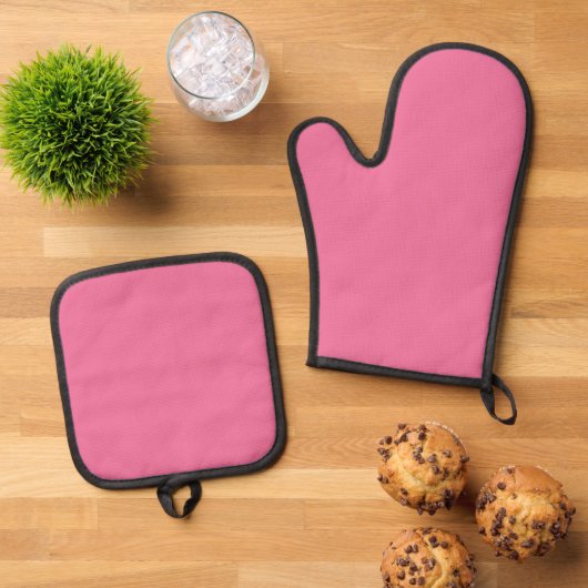 Solid Bright Rose Pink Oven Mitt Set (Top down)