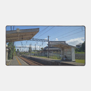 Solitude à midi : une gare locale au Japon
