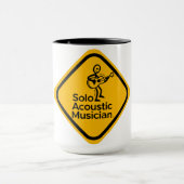 Solo Acoustic Musician Mok Yellow (Midden)