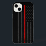 Sombre et robuste | Indicateur de la ligne rouge d<br><div class="desc">Doté d'un look unique et sous-radar qui a un large attrait pour beaucoup, ce coque iPhone OtterBox Defender va facilement tourner la tête. Le coque est muni d'un drapeau de pompier de style sombre et en détresse, dont la ligne rouge vif traverse le centre. La ligne rouge est une représentation...</div>