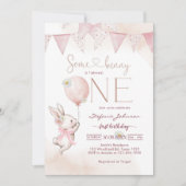 Some Bunny First 1st Birthday Invitation Kaart (Voorkant)