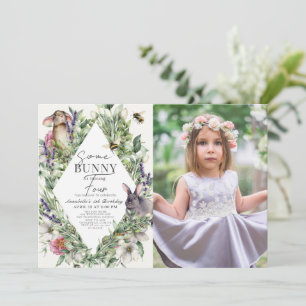 Some Bunny Greenery Ruit Kinderen Verjaardagsfoto Kaart
