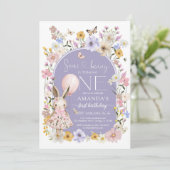 Some Bunny Is ONE First 1st Birthday Invitation (Debout devant)