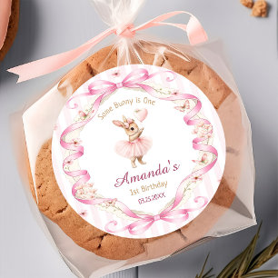 Some Bunny is One Roze Strik Gingham 1e Verjaardag Ronde Sticker