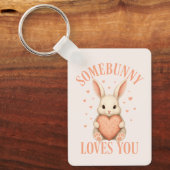 Somebunny Loves You Cute Bunny on Soft Blush Sleutelhanger (Voorkant)