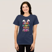 Somebunny Needs Wine Easter Tee Funny Bunny Drink Tri-Blend Shirt (Voorkant volledig)