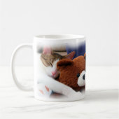 Sommeil Kitty avec la tasse de nounours (Gauche)