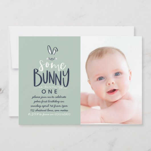 SOMMIGE BUNNY BIRTHDAY PARTIJINVITATIE KAART (Voorkant)
