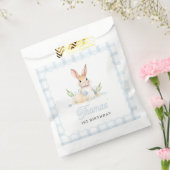 Sommige Bunny Pastel Spring Blue Gingham 1e Verjaa Bedankzakje (Gezegeld)