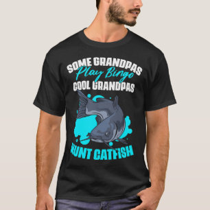Sommige grootvaders spelen bingo Funny Catfish vis T-shirt