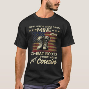 Sommige Heros Draag Capes Mine Wears Combat Boots T-shirt
