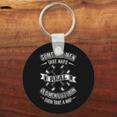 Sommige oude Mannen maken pas echt oude Mannen op Sleutelhanger (Voorkant)