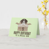 Son chiot dans la boîte Carte d'anniversaire (Fleur jaune)