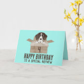 Son chiot dans la boîte Carte d'anniversaire (Fleur jaune)
