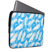 Sophisticated Feather Design On A Bright Blue Laptop Sleeve (Voorkant Rechts)