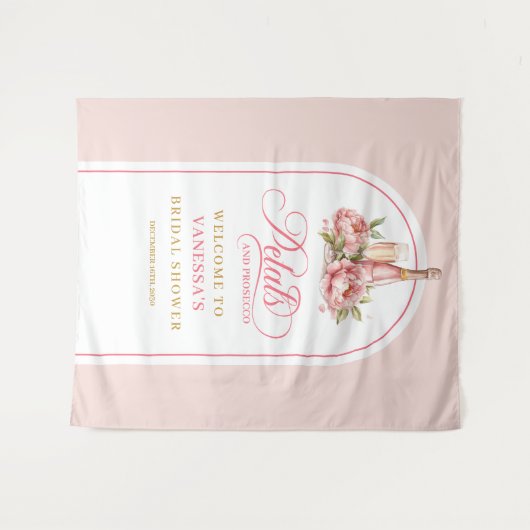 Sophisticated petals and prosecco wedding backdrop wandkleed (Voorkant (horizontaal))