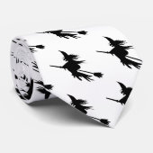 Sorcière de vol d'amusement sur une cravate de (Roulé)