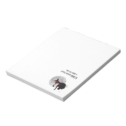 Sorcière Tipsy Sur Le Bloc-Notes Volant (Tourné)