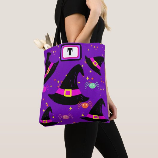 Sorcières Monogrammes Halloween Casquette Sac four (De près)
