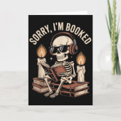 Sorry Im Booked Funny Halloween Skeleton Reading Kaart (Voorkant)