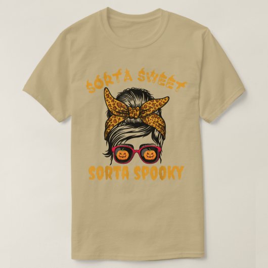 Sorta Sweet Sorta Spooky Pumpkin Messy Bun Hwe T-shirt (Design voorkant)