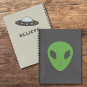 Soucoupe volante et Carnet Alien vert