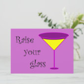 Soulevez votre invitation en verre de partie de (Debout devant)