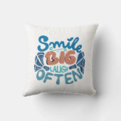 Souriez Grosse Rire Souvent Jeter Oreiller (Verso)