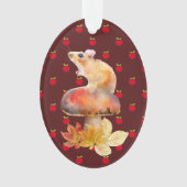 Souris mignonne sur un champignon rouge avec pomme (devant)