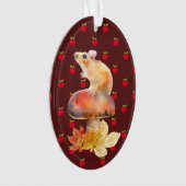 Souris mignonne sur un champignon rouge avec pomme (devant)