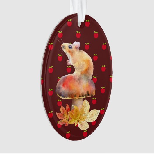 Souris mignonne sur un champignon rouge avec pomme (devant)