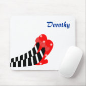 Souris Pantoufles rouges de rubis d'Oz sur un tapis de so (Avec souris)