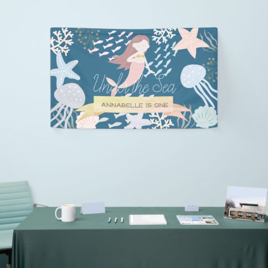 Sous la bannière d'anniversaire bleu marine de la  (Salon professionnel)